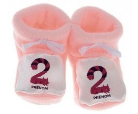 Chausson bébé Deux ans anniversaire style 4 + prénom de couleur Rose