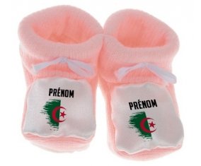 Chausson bébé Drapeau effet pinceau Algérie avec prénom de couleur Rose