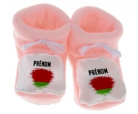 Chausson bébé Drapeau effet pinceau Biélorussie avec prénom de couleur Rose