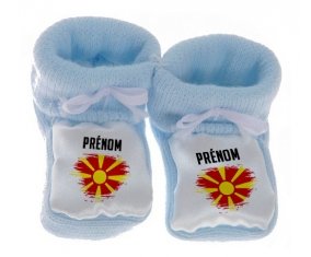 Chausson bébé Drapeau effet pinceau Macédoine du Nord avec prénom de couleur Bleu