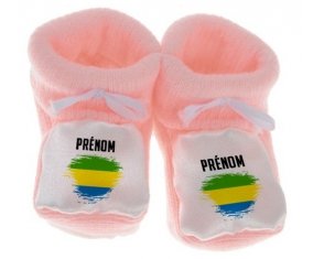 Chausson bébé Drapeau effet pinceau Gabon avec prénom de couleur Rose