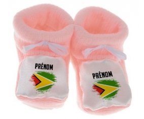 Chausson bébé Drapeau effet pinceau Guyane avec prénom de couleur Rose