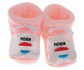 Chausson bébé Drapeau effet pinceau Luxembourg avec prénom de couleur Rose