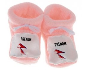 Chausson bébé Drapeau effet pinceau Népal avec prénom de couleur Rose