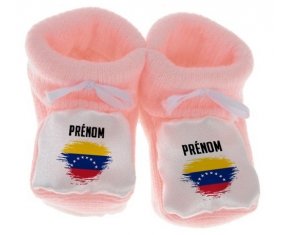 Chausson bébé Drapeau effet pinceau Venezuela avec prénom de couleur Rose