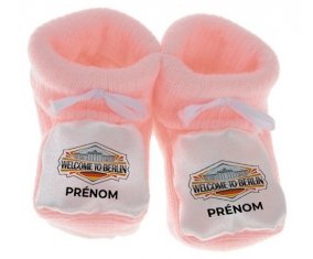 Chausson bébé Welcome to Berlin avec prénom de couleur Rose