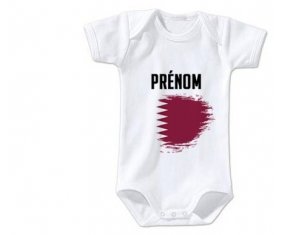 Body bébé Drapeau effet pinceau Qatar avec prénom taille 3/6 mois manches Courtes