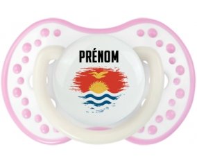Drapeau effet pinceau Kiribati avec prénom Tétine LOVI Dynamic Blanc-rose phosphorescente