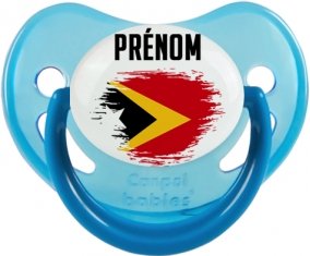 Drapeau effet pinceau Timor Leste avec prénom Tétine Physiologique Bleue phosphorescente