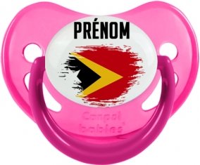 Drapeau effet pinceau Timor Leste avec prénom Tétine Physiologique Rose phosphorescente